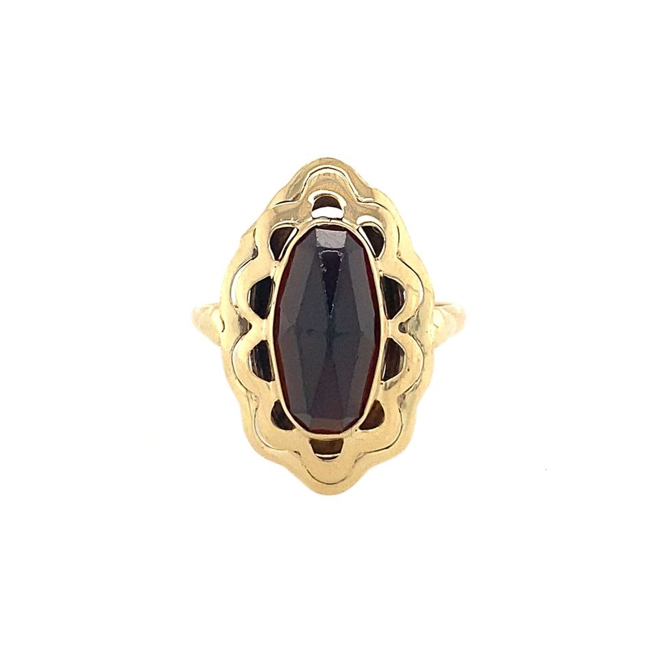 Vintage 14K Gold Ring with Garnet