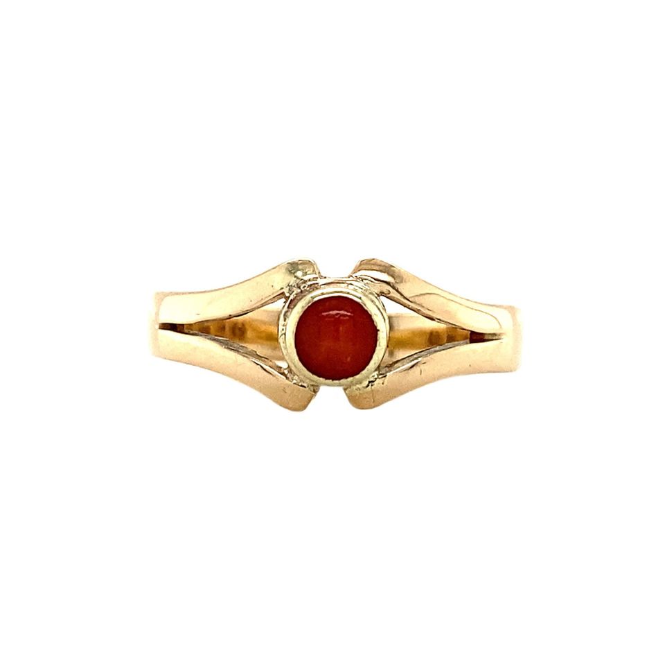 Vintage 14K Gold Ring with Red Coral