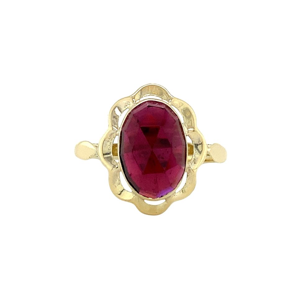 Vintage 14K Gold Ring with Garnet