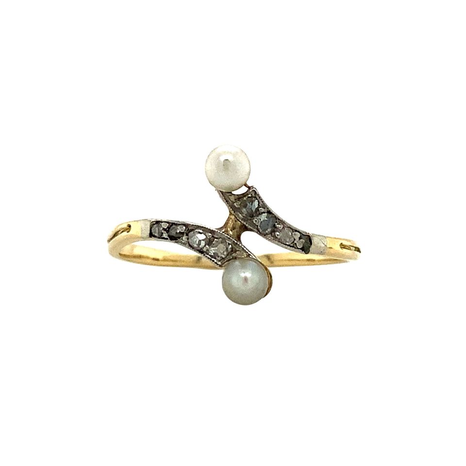Vintage 18K Gold Ring with Rose Cut Diamond and Pearl