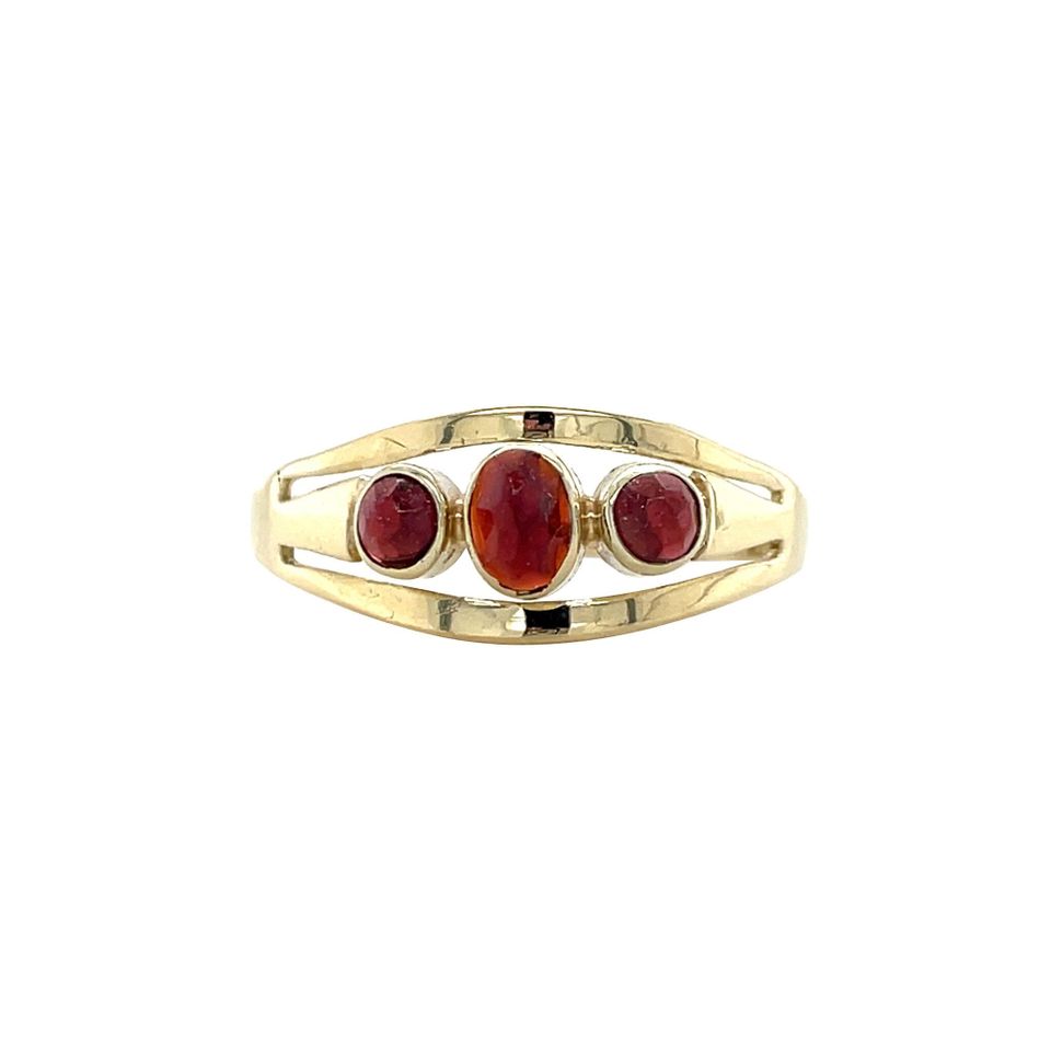 Vintage 14K Gold Trilogy Ring with Garnet