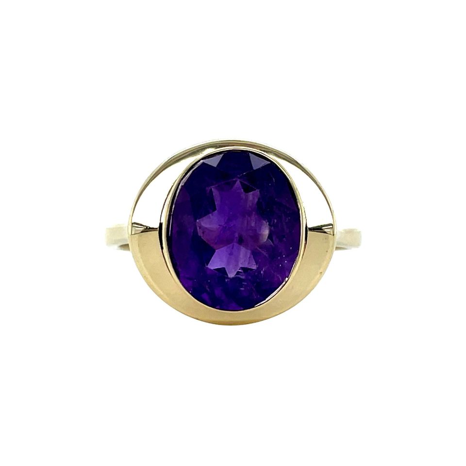 Vintage 8K Gold Ring with Amethyst