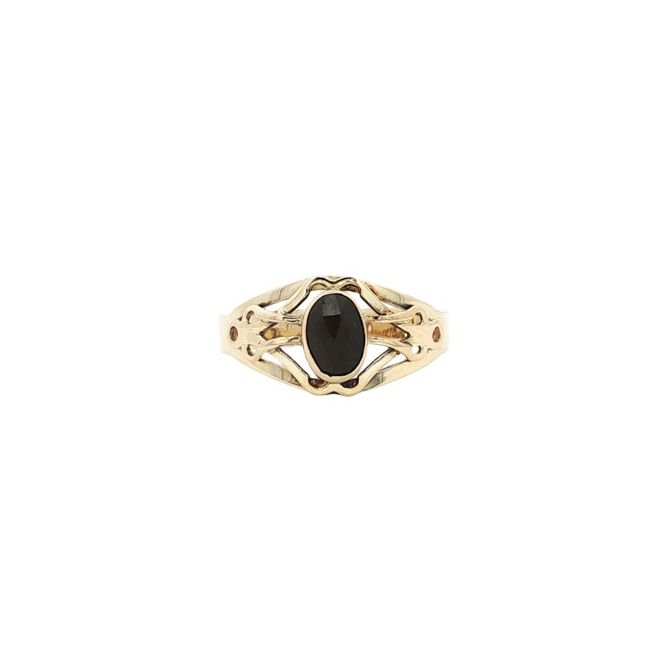 Vintage 14K Gold Ring with Garnet