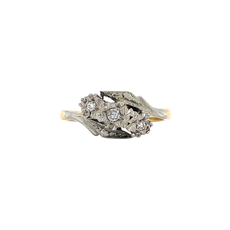 Vintage 18K Gold Ring with Diamond