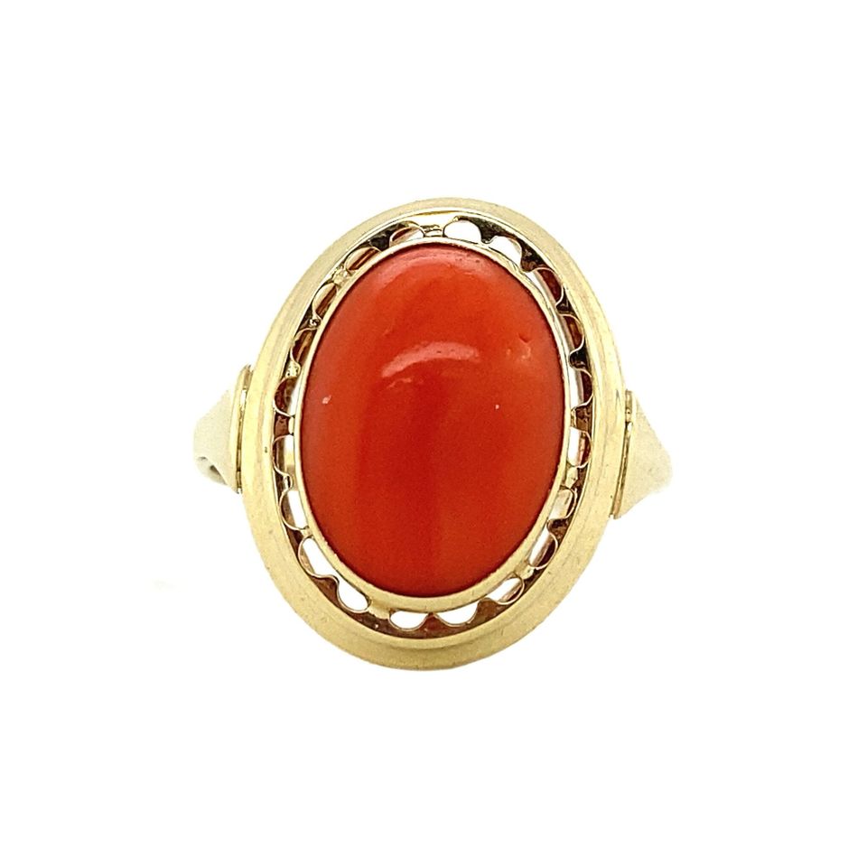 Vintage 14K Gold Ring with Red Coral
