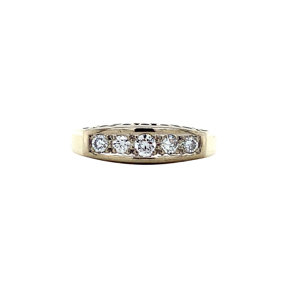 Vintage 14K Gold Ring with Diamond