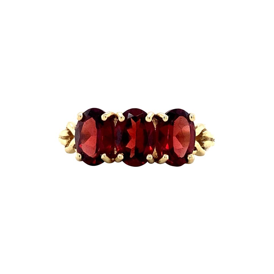 Vintage 14K Gold Ring with Garnet