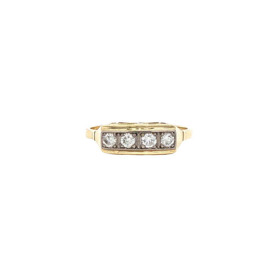 Vintage 14K Gold Ring with Diamond