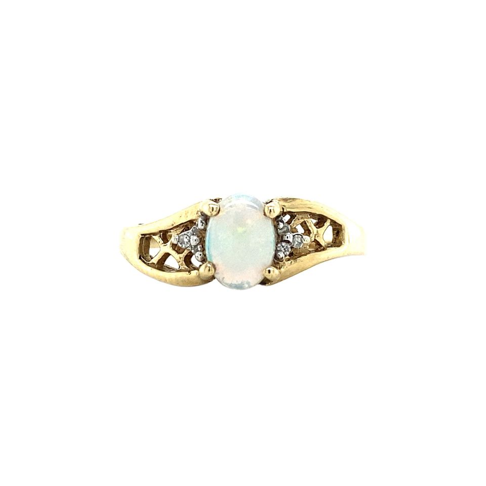 Vintage 9K Gold Ring with Opal and Diamond