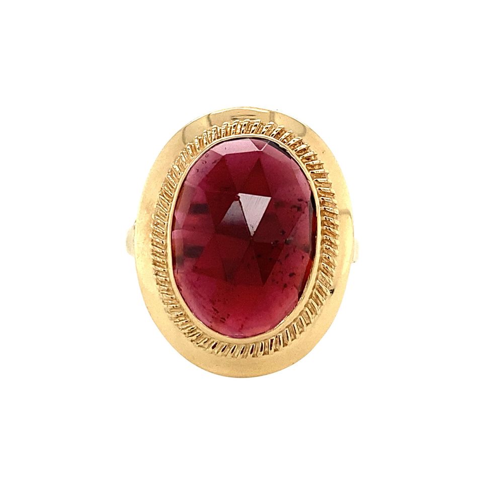 Vintage 14K Gold Ring with Garnet