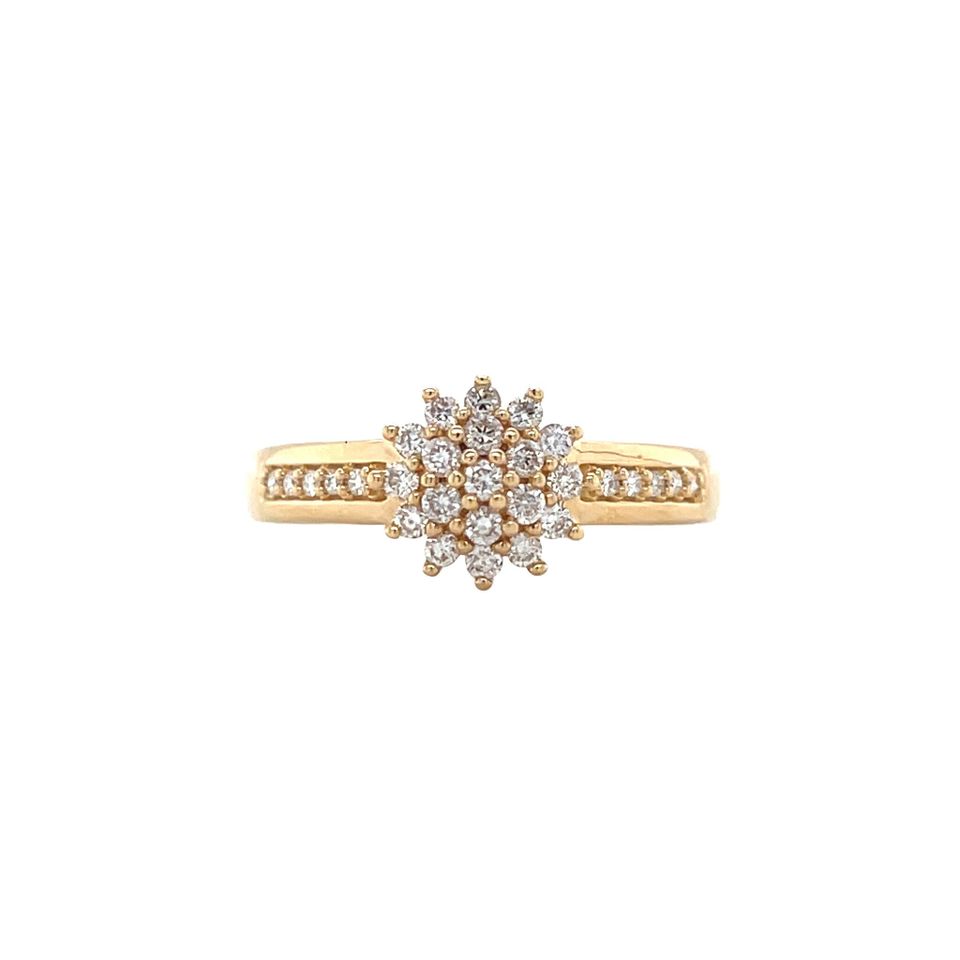 Vintage 18K Gold Cluster Ring with Diamond