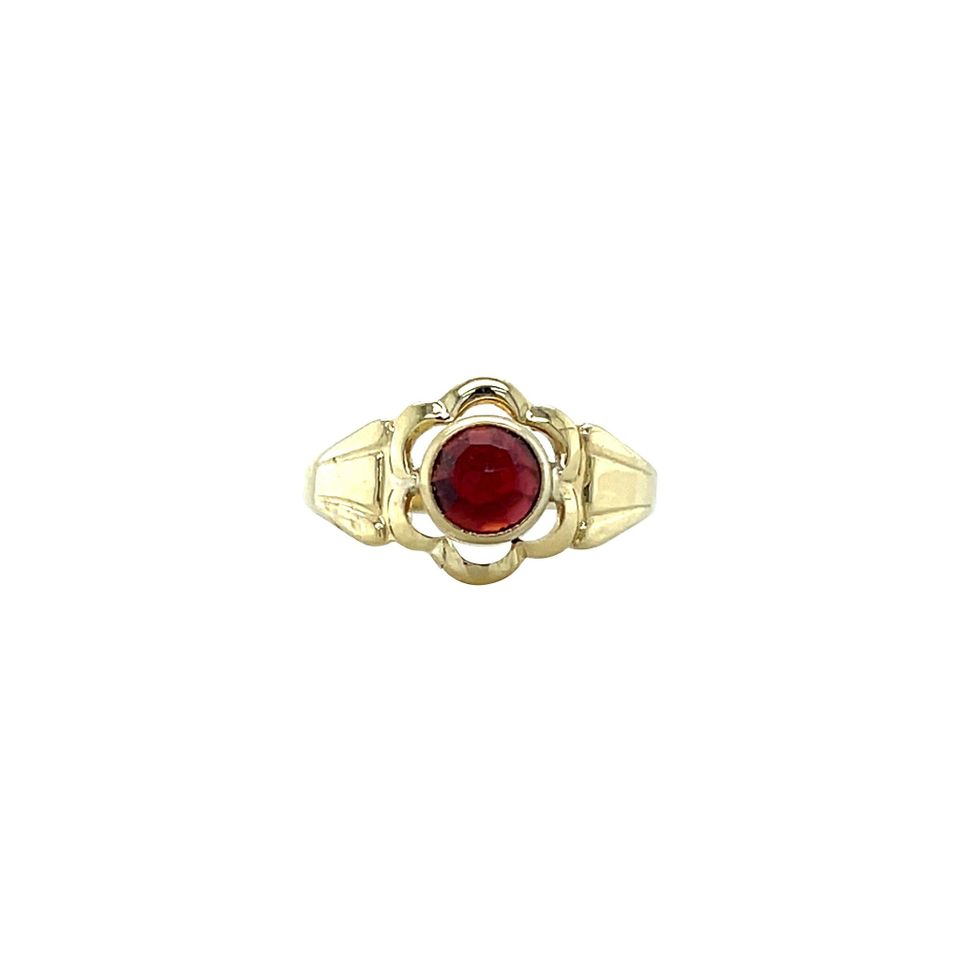 Vintage 8K Gold Ring with Garnet