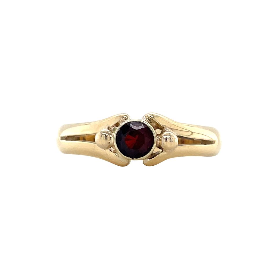 Vintage 14K Gold Ring with Garnet