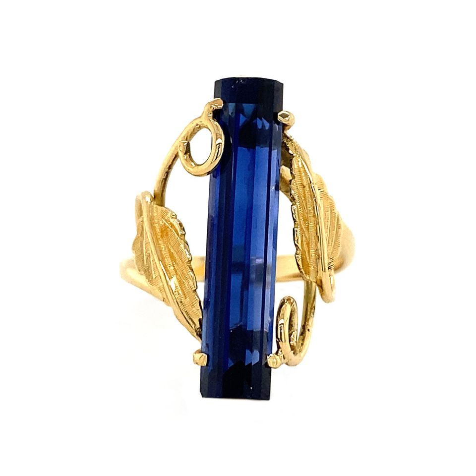 Vintage 18K Gold Ring with Sapphire