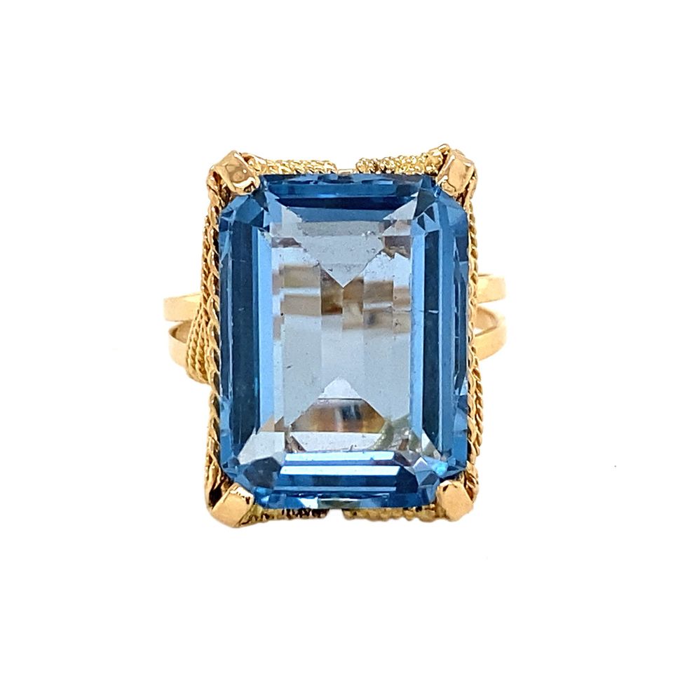 Vintage 18K Gold Ring with Blue Spinel