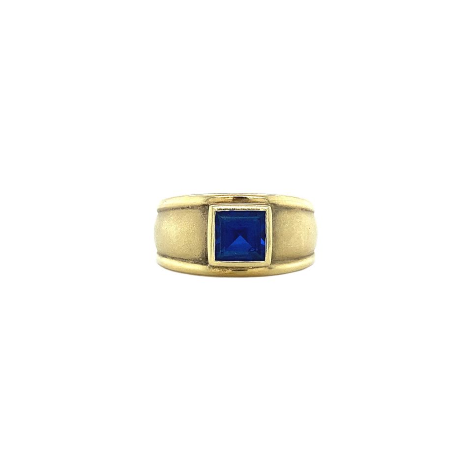 Vintage 14K Gold Ring with Synthetic Sapphire