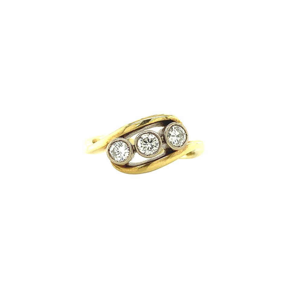 Vintage 14K Gold Ring with Diamond