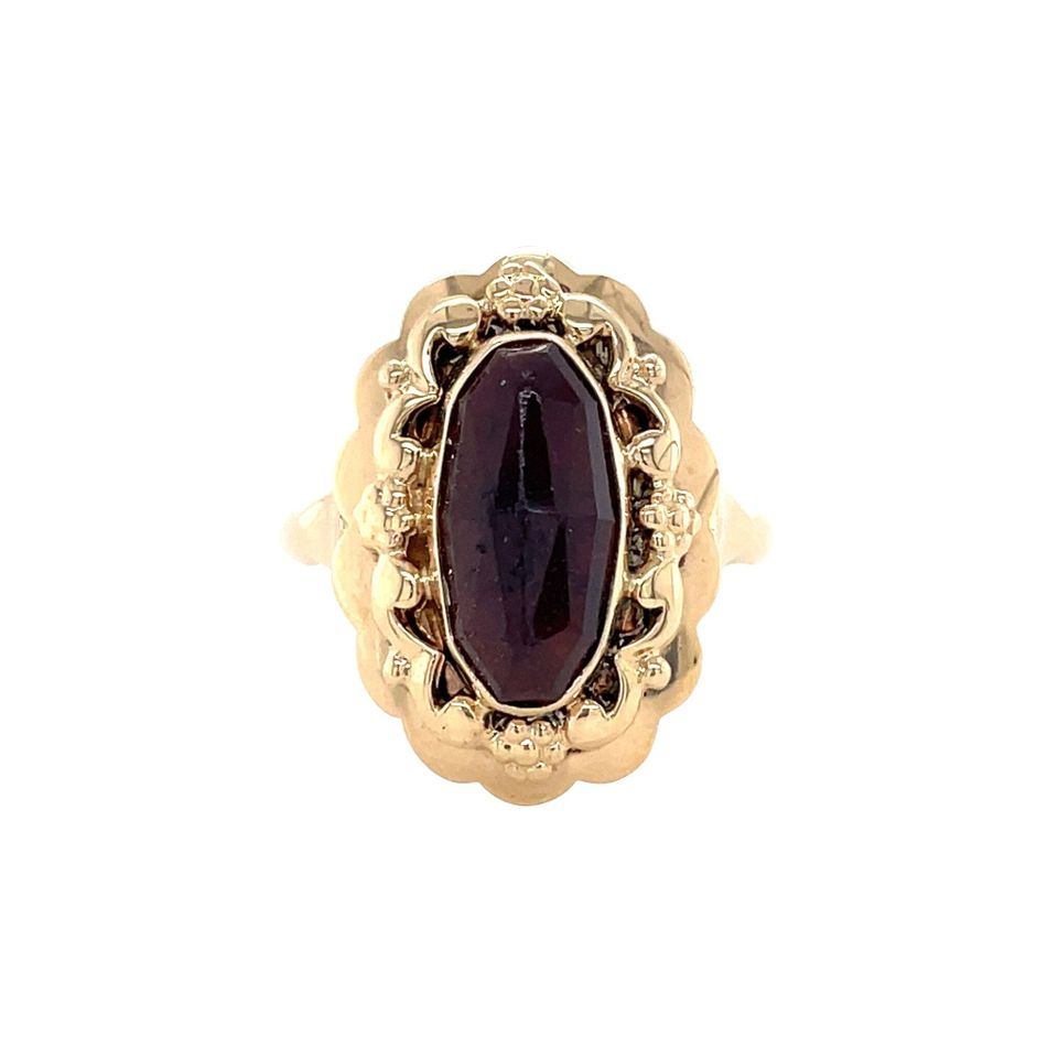 Vintage 14K Gold Ring with Garnet