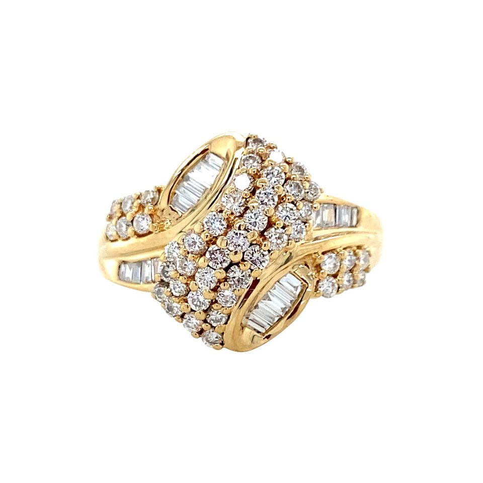 Vintage 14K Gold Ring with Diamond
