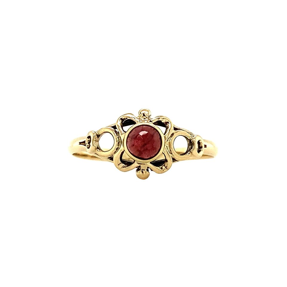 Vintage 14K Gold Ring with Garnet