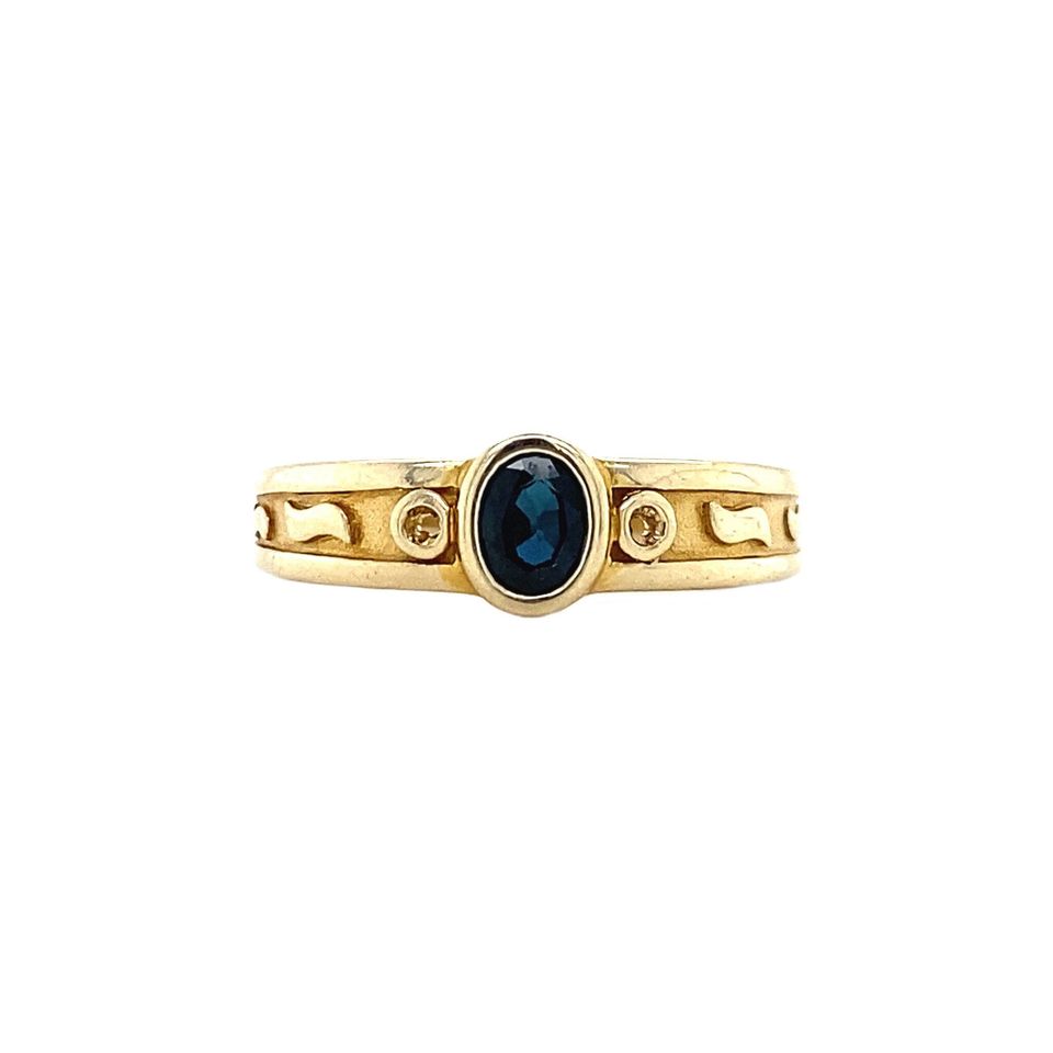 Vintage 9K Gold Ring with Sapphire
