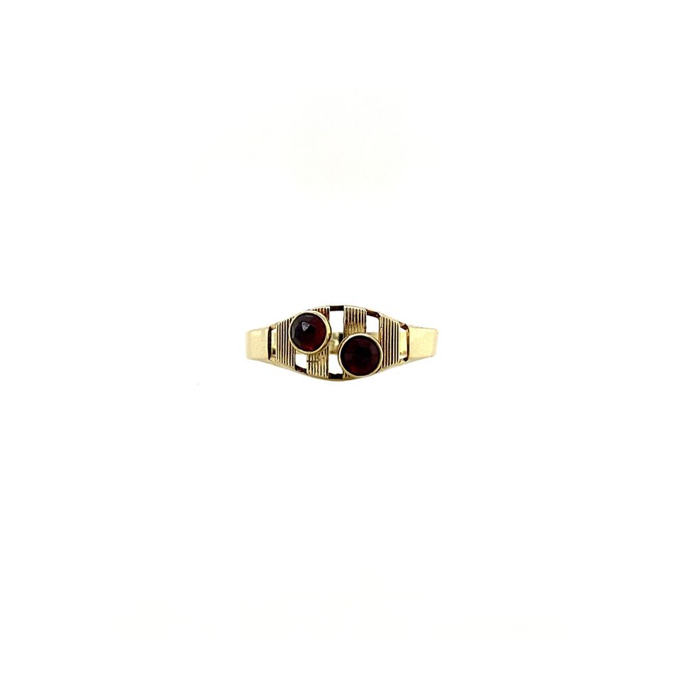 Vintage 14K Gold Ring with Garnet