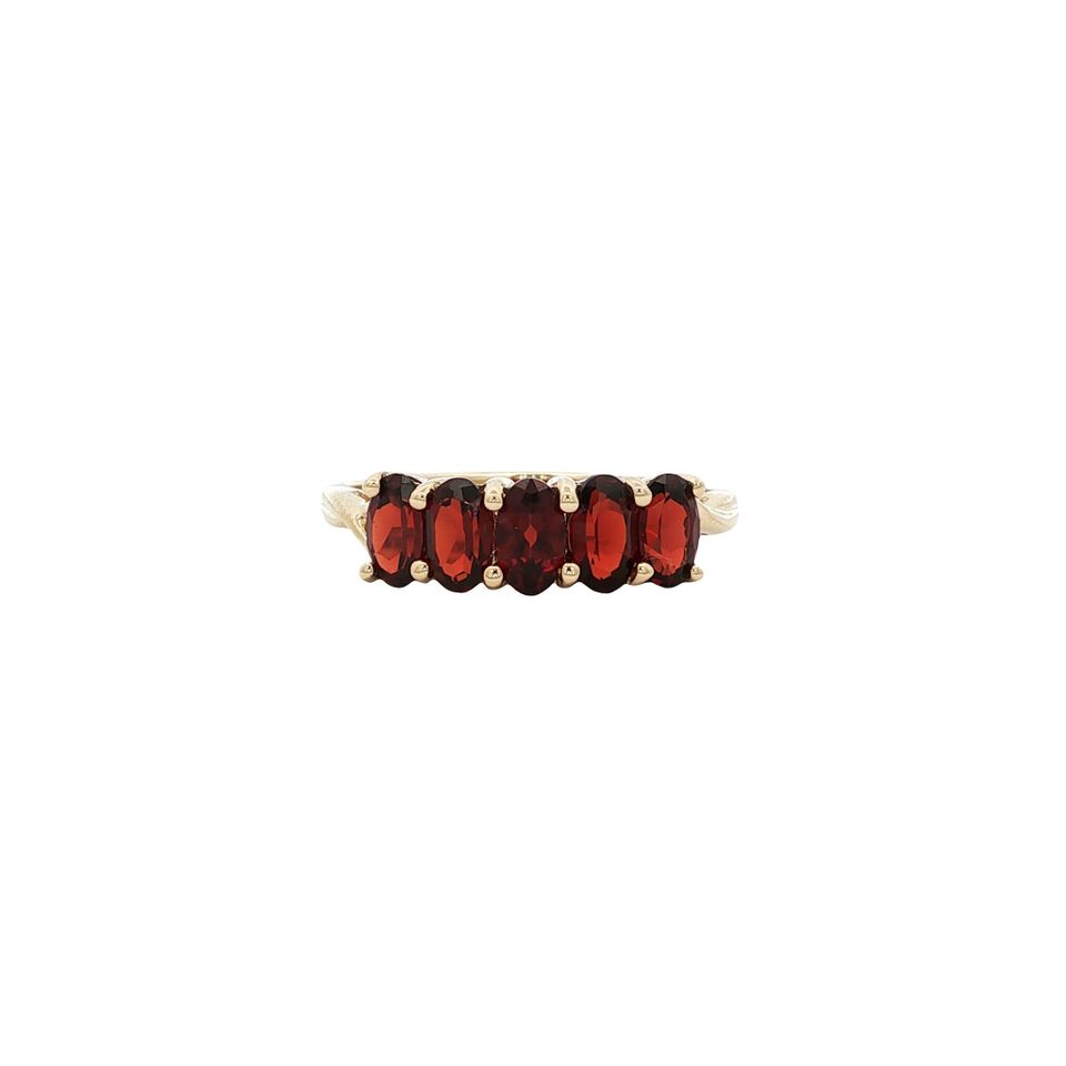 Vintage 9K Gold Ring with Garnet