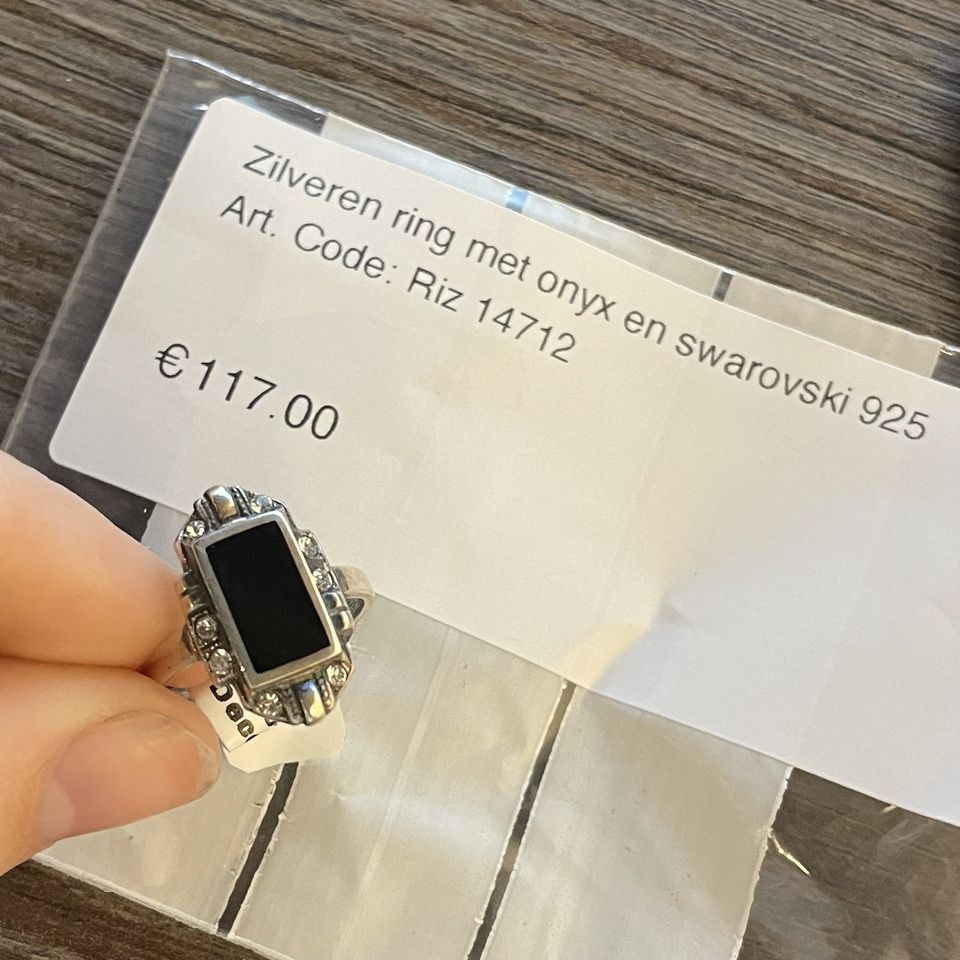 Vintage Sterling Silver Ring with Onyx and Swarovski