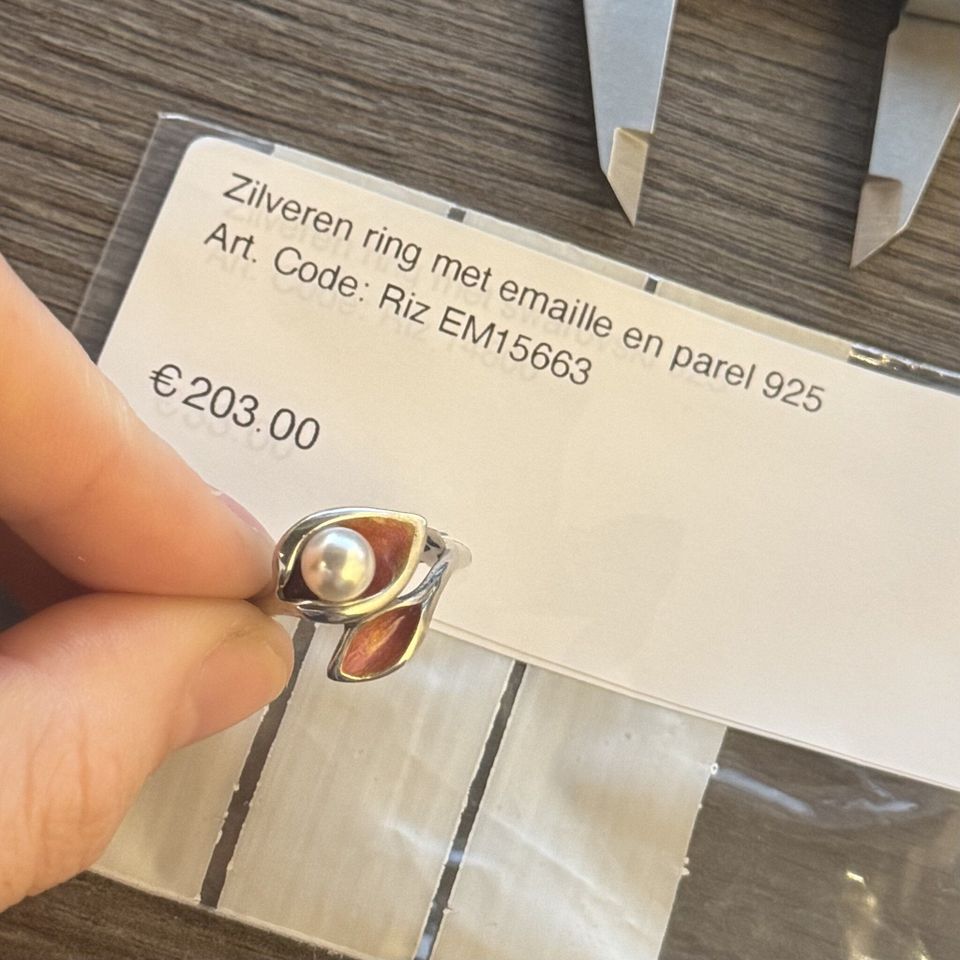 Vintage Sterling Silver Ring with Enamel and Pearl