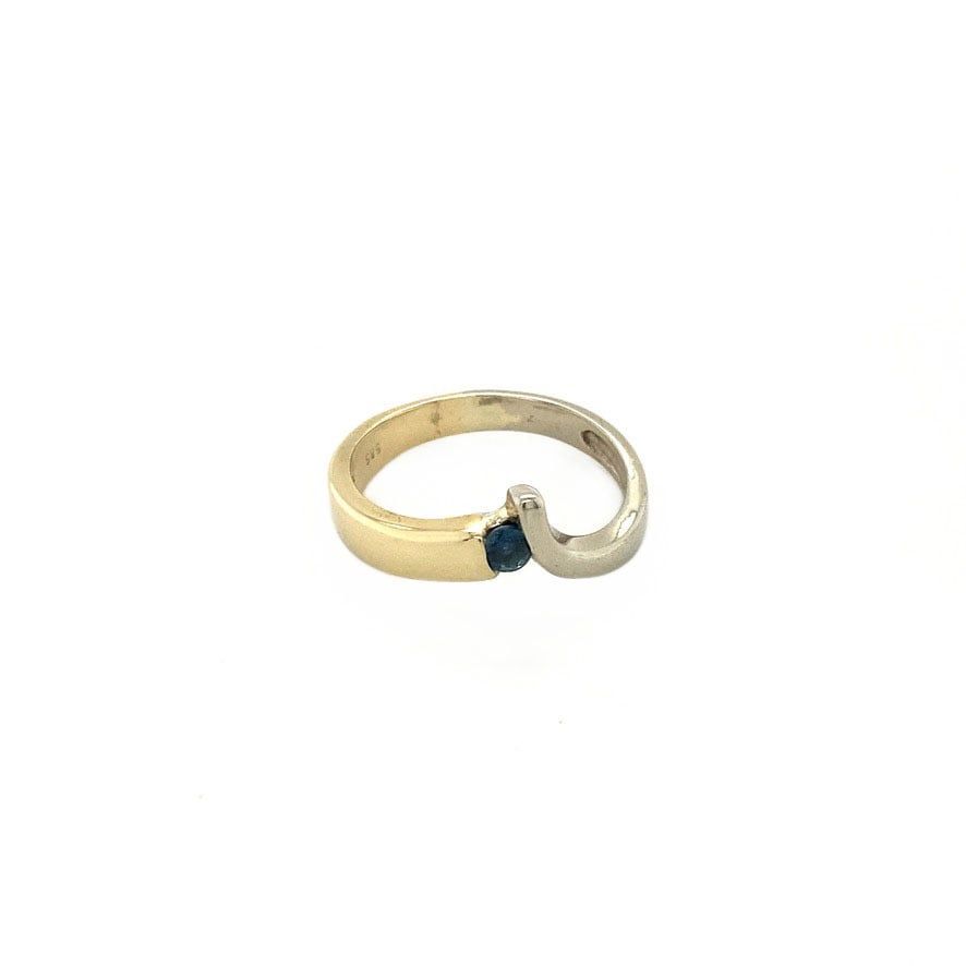 Vintage 12K Gold Ring with Sapphire
